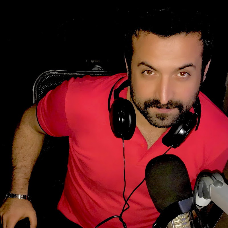 Gönül Yorgunu Gökhan radyo stüdyosunda, yayın yıllarından bir kare
